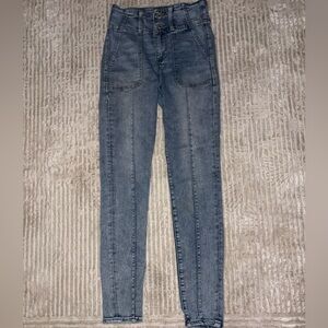 American Eagle High Rise Jeans 💜